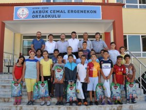 Ticaret Odası’ndan Kırtasiye Yardımı