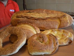 Ürettiği Ekmek Görenleri Hayretler İçinde Bırakıyor