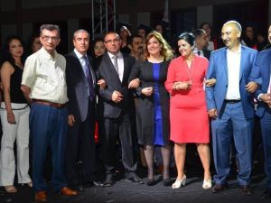 Mezuniyetlerini Kep Fırlatarak Kutladılar