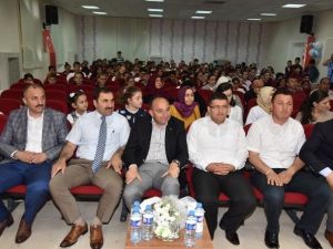 Başkan Üzülmez, Öğrenci Sergilerinde