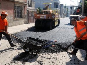 Akdeniz’de Asfalt Çalışmaları Devam Ediyor