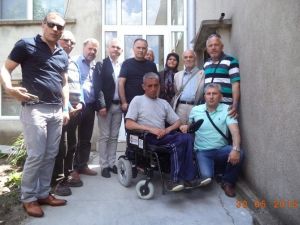 Bulgaristan’daki Engelliye Bursa’dan Yardım