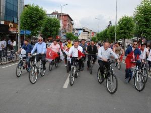 AK Parti Düzce’de Bisikletle Düzce Turu Yaptı