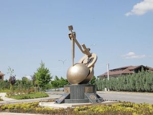 Başiskele’de Yeni Türkiye Anıtı Yerini Aldı
