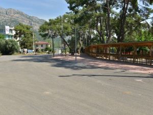 Doyran’a Sıcak Asfalt Ve Kaldırımdan Sonra Otopark