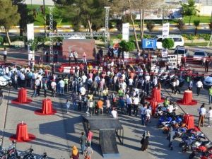 Otomobil Tutkunları Piazza’da Buluştu