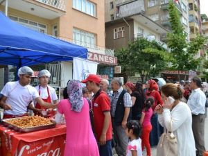 Eczane Teknikerlerinden Lokma Hayrı