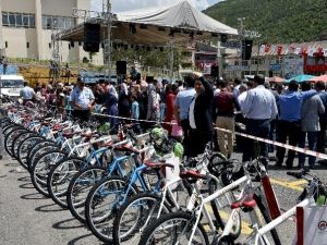 Gümüşhane Belediyesi 505 Adet Bisiklet Dağıttı