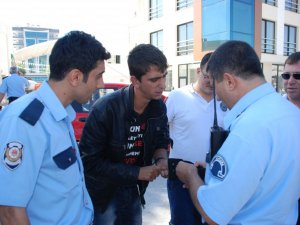 Kardeşinin İğne Parası İçin İntihar Etmek İstedi