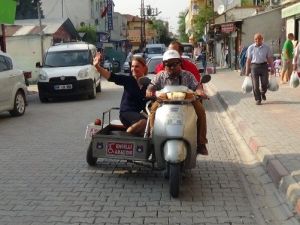 Mhp’li Kadın Aday Sepetli Motosikletle Seçim Turu Attı