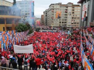 Rize’de “Başkanına Sahip Çık” Yürüyüşü Düzenlendi