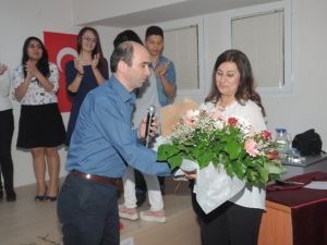 Ödemiş’te Öğrenciler Yılın Stresini Şiir Dinletisiyle Attı