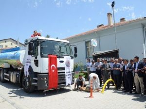 Çevre Bakanlığı Darende Belediyesine Arazöz Hibe Etti