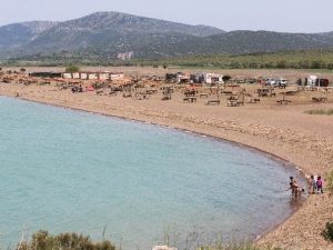 Beyşehir’in Plajları Tatilcileri Bekliyor