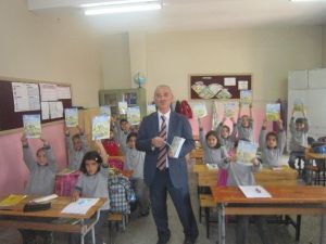 15 Bin Öğrenciye İbrahim Hakkı Hazretlerinin Çizgi Romanı Dağıtıldı