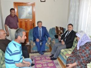 Vali Kahraman Karşılaştığı Vatandaşa Şefkat Eli Uzattı