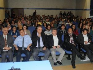 Tıp Öğrencilerine ‘İşaret Dili’ Eğitimi