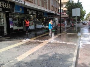 Didim’de Sokak, Cadde ve Duraklar Temizleniyor