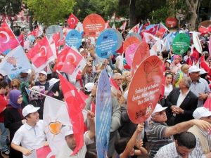 Tekirdağ’da AK Parti Tarafından Sevgi Yürüyüşü Düzenlendi