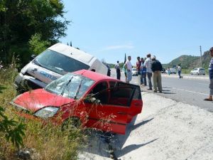 Trafik Kazasında Facianın Eşiğinden Dönüldü