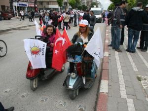 AK Parti Afyonkarahisar İl Teşkilatından “Sevgi Yürüyüşü”