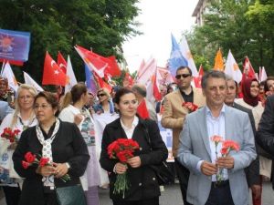 Ak Partili Vekil Adaylarından Bakırköy’de Sevgi Yürüyüşü