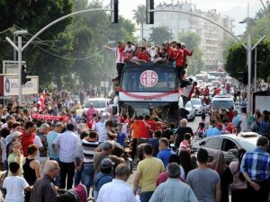 Antalyaspor, Sevincini Şehre Yaydı