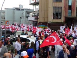 AK Partililer "Sevgi Yürüyüşünde" Buluştu