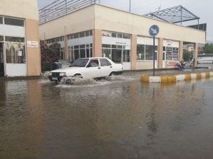 Salihli’de Otogarı Su Bastı