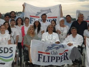 İş Adamı Ahmet Bayer’den Engelli Öğrencilere Tam Testek