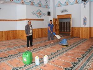 Oltu’da Ramazan Öncesi Cami Temizliği
