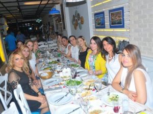 Tabak Kırıp Stres Attılar