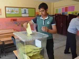 Siverek’te Oy Kullanma İşlemleri Başladı