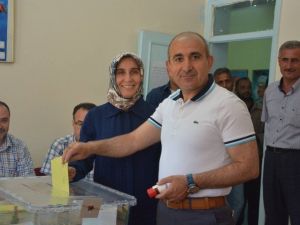 Başkan Kara Oyunu Kullandı