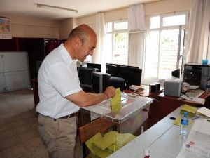 Seferihisar’da Oy Verme İşlemi Başladı