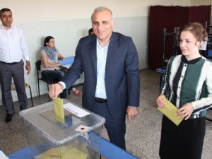Elazığ Valisi Zorluoğlu Oyunu Kullandı