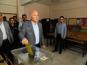 Başkan Sekmen, “Milletvekili Genel Seçimi, Vatanımıza, Milletimize Ve Erzurumumuz’a Hayırlı Olsun”