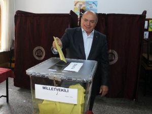 Muğla Valisi Amir Çiçek Oyunu Kullandı