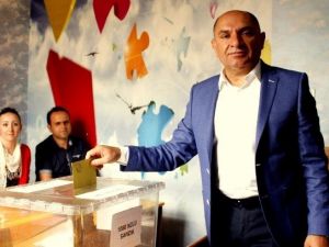CHP Milletvekili Adayı Tarhan Darıca’da Oyunu Kullandı