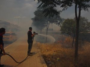 Cezaevi Yakınındaki Arazide Anız Yangını Korkuttu