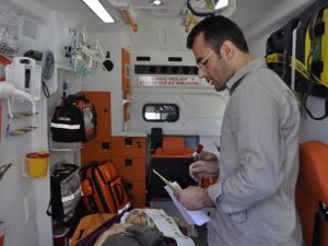 105 Yaşındaki Kadın Oyunu Ambulans İçinde Kullandı