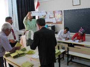 Elazığ’da Oylar Sayılmaya Başlandı