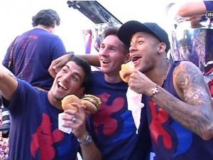 Neymar Taraftardan Hamburger İstedi