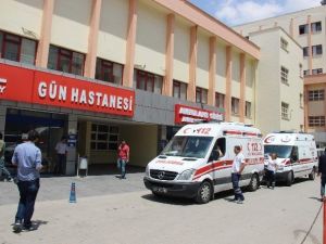 Gaziantep’te Hasta Yakını, Doktor Ve Polise Bıçakla Saldırdı