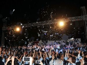 ADÜ Nazilli İİBF 1250 Öğrencisini Törenle Uğurladı