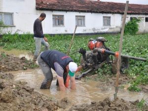 Bursa’da Dereler Taştı, 500 Dönüm Ekili Alan Sular Altında Kaldı