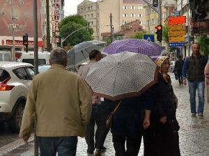 Eskişehir’de Aralıklı Yağmur Yağışı