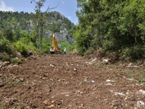 Başkan Böcek, “Yeni Yollar İle Gönülleri Bağlıyoruz”