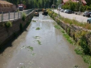 Bünyan Belediyesi Kazırmağı Yatağını Temziledi