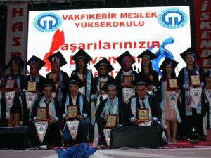 Vakfıkebir Meslek Yüksekokulu 9. Mezunlarını Uğurladı